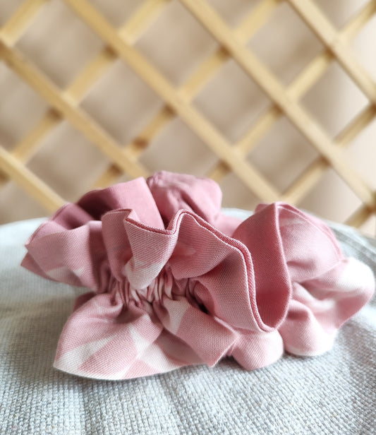Scrunchie Rosado/ Hojas